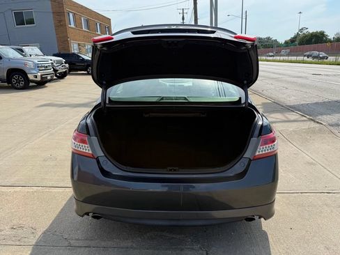 Used 2011 Toyota Camry SE w/ SE Extra-Value Pkg #1 FWD image 14