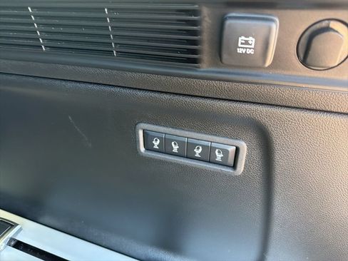 Certified 2025 Jeep Wagoneer L Series III w/ Premium Group I AWD/4WD image 20