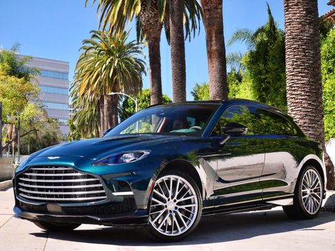 Used 2023 Aston Martin DBX 707 image 18