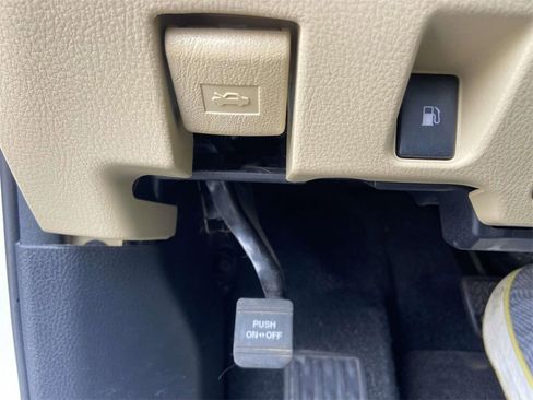 Used 2018 Toyota Highlander XLE image 30