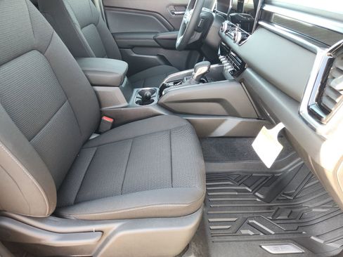 New 2026 GMC Canyon Elevation w/ Convenience Package image 17