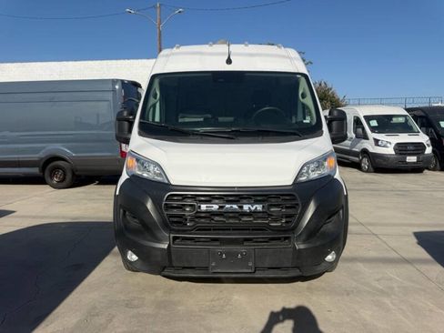 Used 2024 RAM ProMaster 2500 w/ Convenience Group FWD image 2
