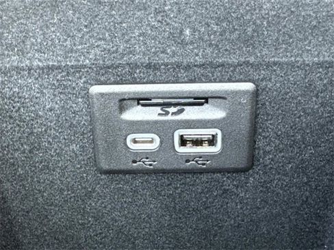 Used 2023 Cadillac XT6 Premium Luxury w/ Technology Package image 23