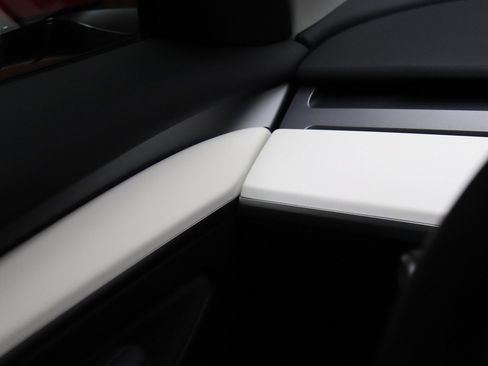 Used 2023 Tesla Model 3 Standard Range image 55