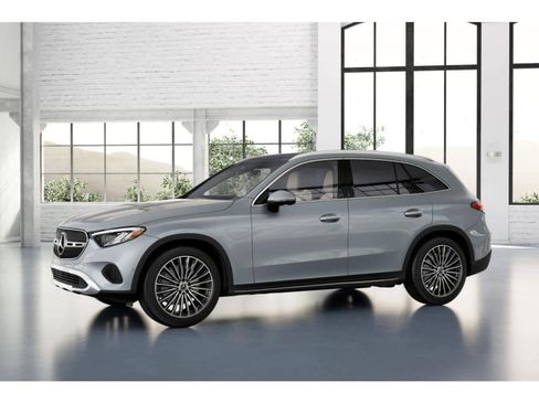 Used 2025 Mercedes-Benz GLC 300 image 36