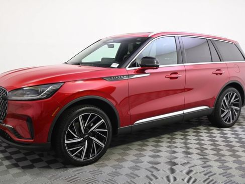 Used 2025 Lincoln Aviator Reserve w/ Equipment Group 201A AWD/4WD image 2