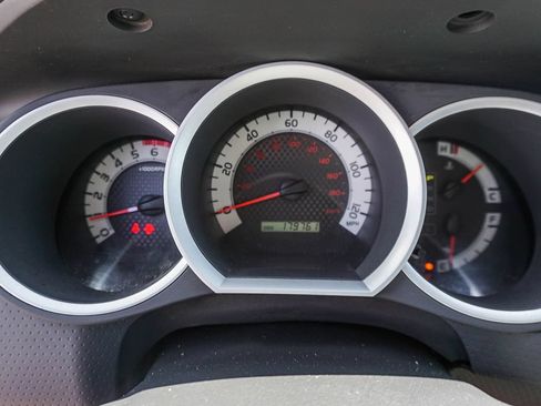 Used 2012 Toyota Tacoma PreRunner w/ TRD Off-Road Pkg RWD image 21