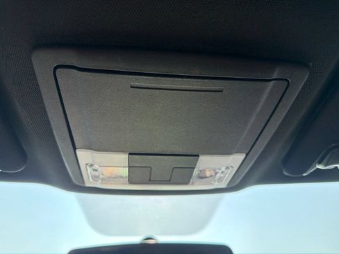Used 2019 Ford Explorer XLT FWD image 23