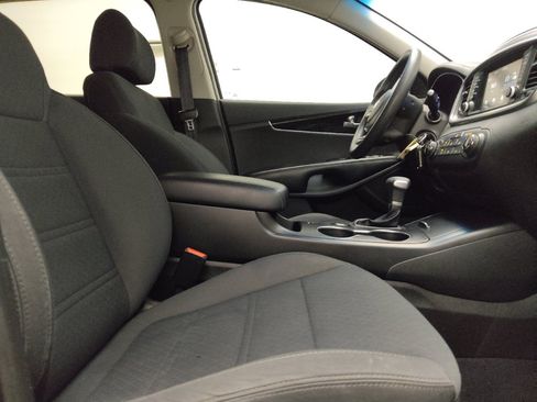 Used 2020 Kia Sorento AWD V6 image 21
