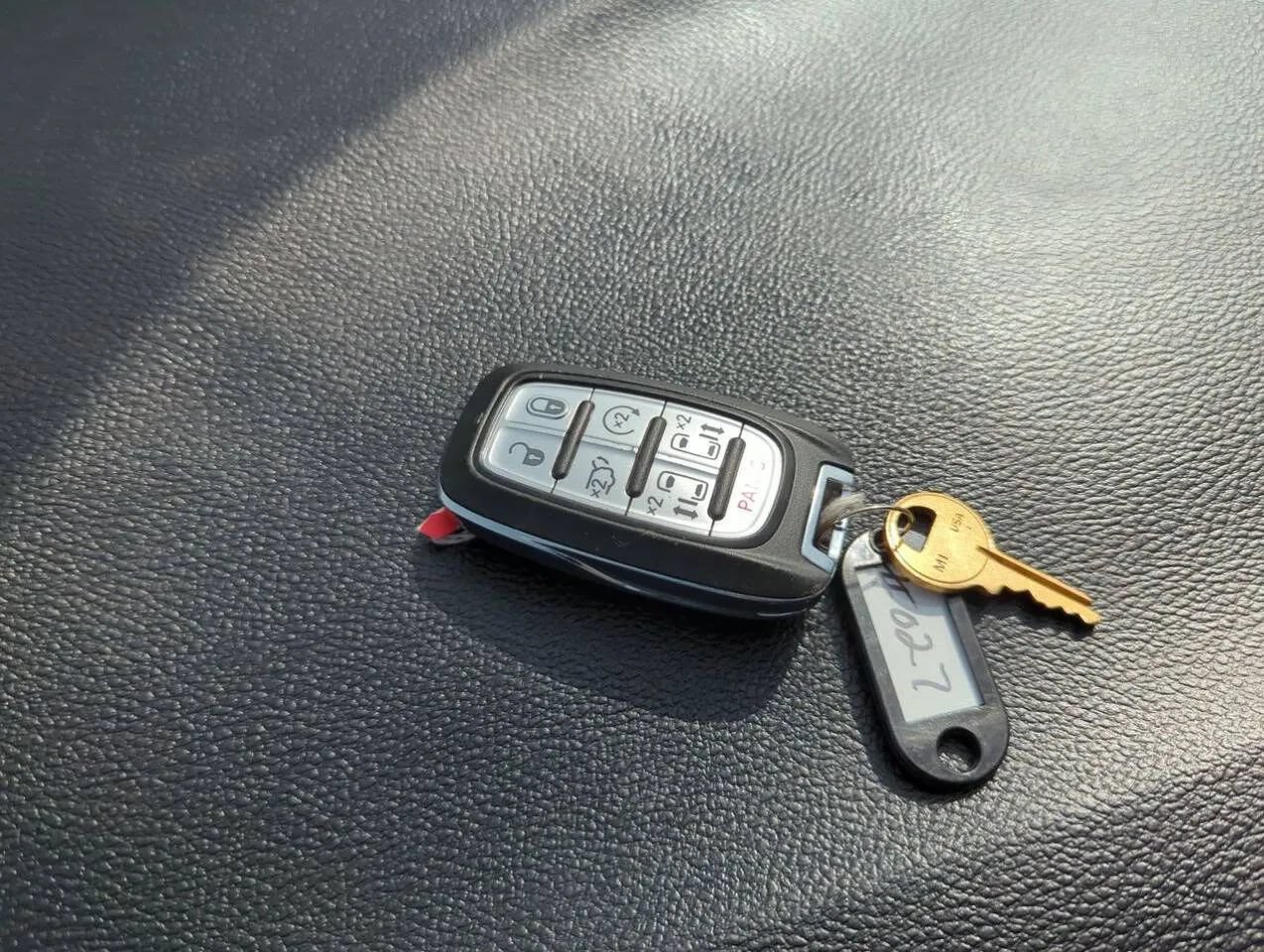 Used 2023 Chrysler Voyager LX FWD image 26
