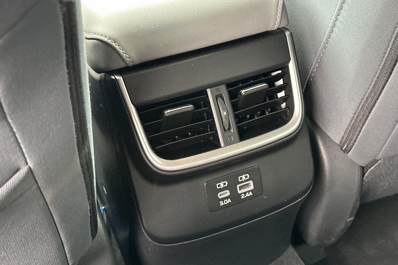 Used 2025 Subaru Outback Premium AWD/4WD image 14