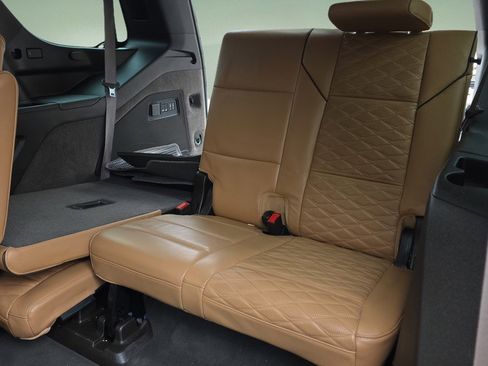 Certified 2022 Cadillac Escalade Sport w/ Touring Package image 25