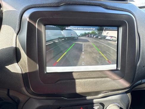 Used 2020 Jeep Renegade Altitude AWD/4WD image 21