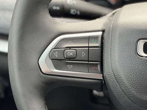 Used 2023 Jeep Compass Latitude AWD/4WD image 10