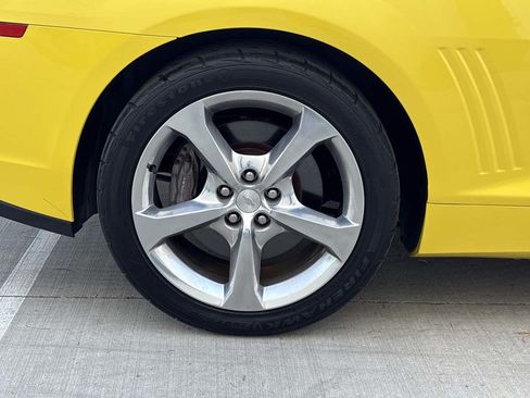 Used 2014 Chevrolet Camaro SS w/ RS Package RWD image 15