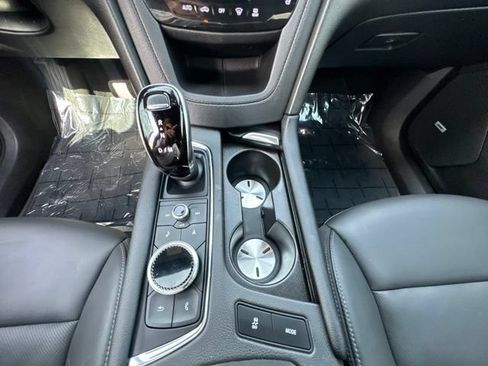 Used 2023 Cadillac XT6 Premium Luxury w/ Technology Package FWD image 16