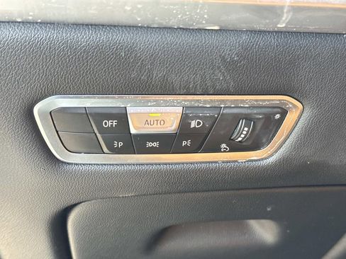 Used 2023 BMW X7 xDrive40i w/ Premium Package image 21