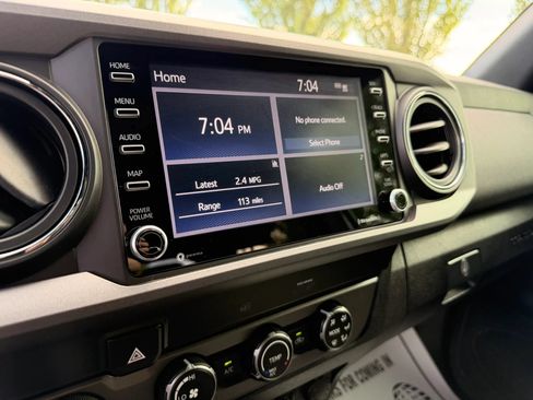 Used 2020 Toyota Tacoma TRD Sport w/ Technology Package AWD/4WD image 27