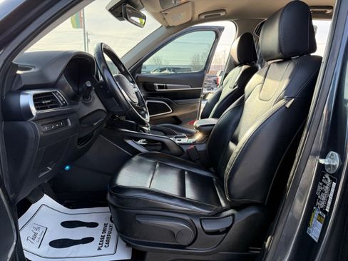 Used 2022 Kia Telluride LX image 10