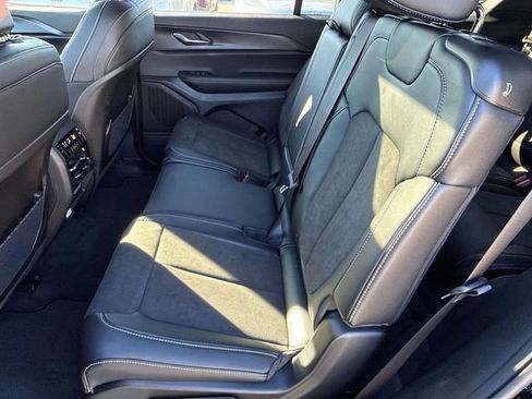 New 2025 Jeep Grand Cherokee L Altitude image 10