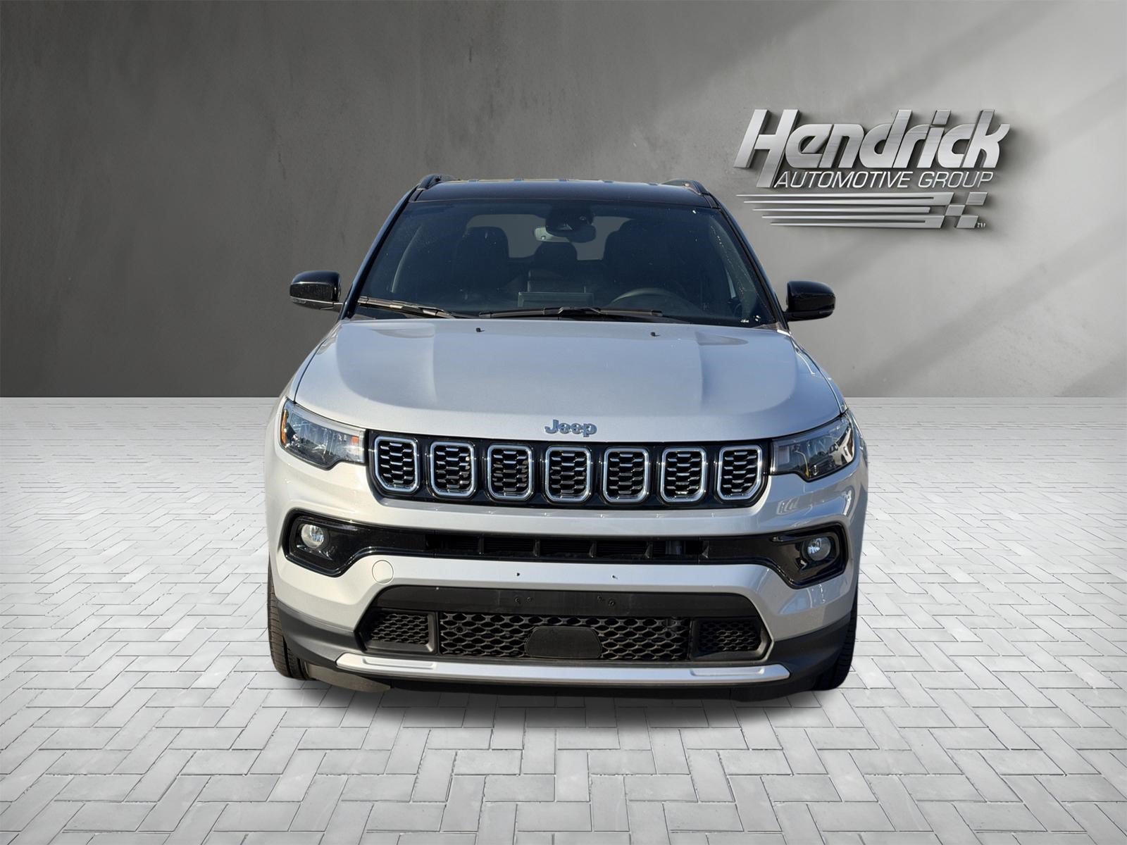 Used 2025 Jeep Compass Limited AWD/4WD image 3