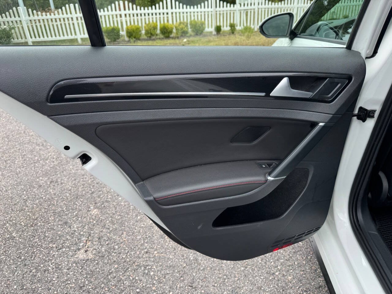 Used 2016 Volkswagen GTI SE w/ Lighting Package (SEL) FWD image 25