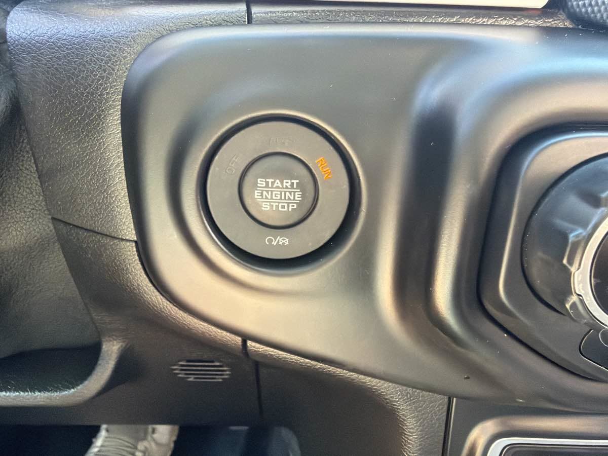 Used 2021 Jeep Gladiator Rubicon AWD/4WD image 30