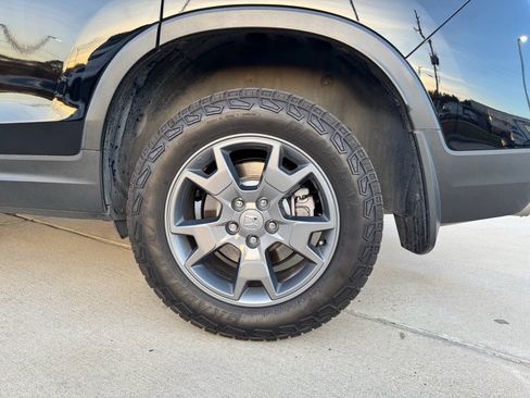 Certified 2025 Honda Passport TrailSport image 34