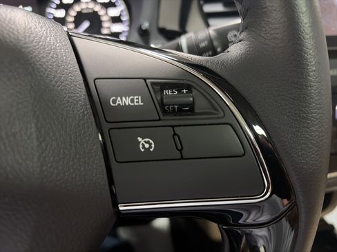 Used 2018 Mitsubishi Outlander SE image 17