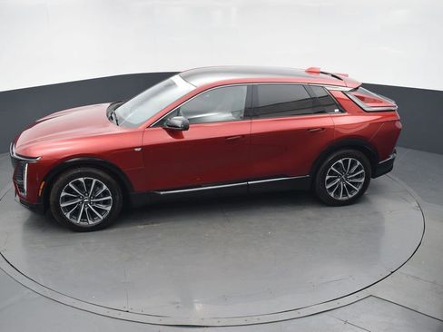 Certified 2024 Cadillac Lyriq Sport AWD/4WD image 37