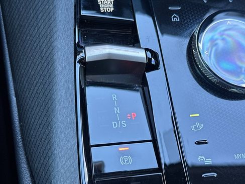 Used 2025 BMW X3 xDrive30i w/ Convenience Package image 27