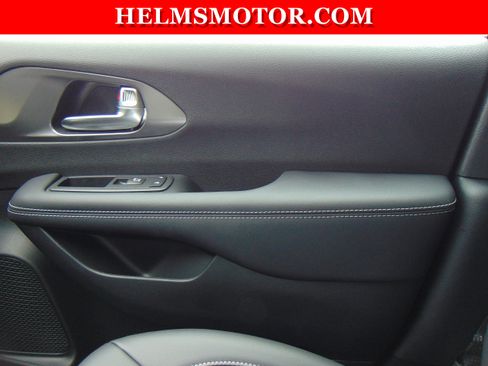 New 2026 Chrysler Pacifica Select w/ S Appearance Package image 32