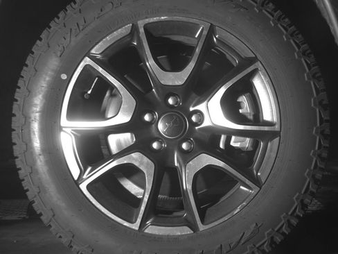 Used 2025 Jeep Compass Trailhawk AWD/4WD image 13