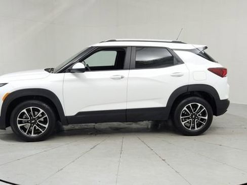 Certified 2024 Chevrolet TrailBlazer LT image 2