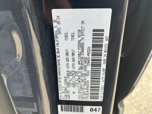 Used 2024 Toyota Tacoma w/ TRD Package image 27