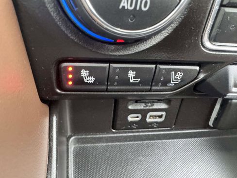 Used 2021 Chevrolet Tahoe High Country image 34