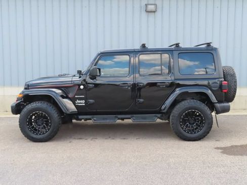 Used 2018 Jeep Wrangler Unlimited Sahara w/ Dual Top Group AWD/4WD image 8