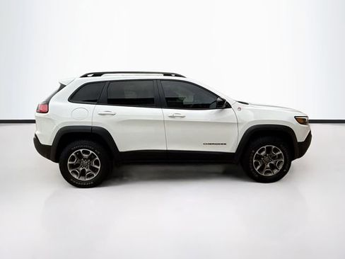Used 2022 Jeep Cherokee Trailhawk image 5