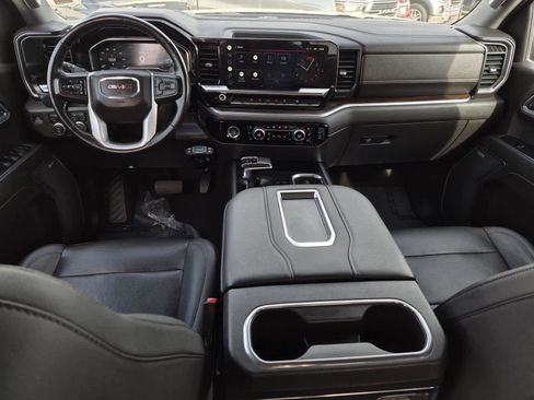 Certified 2022 GMC Sierra 1500 SLT w/ SLT Convenience Package image 17