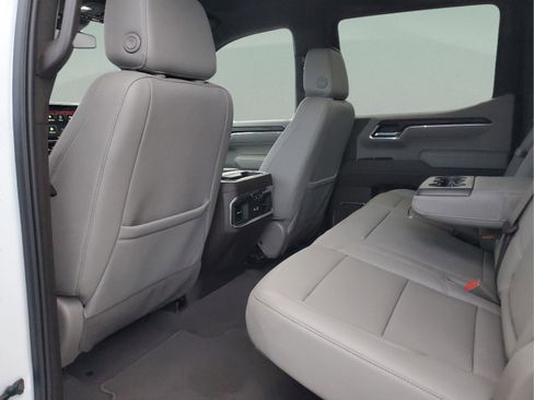 Used 2025 GMC Sierra 1500 SLT w/ SLT Premium Package image 9