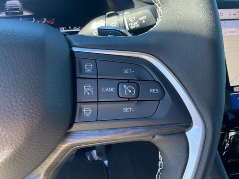 New 2025 Jeep Grand Cherokee Limited w/ Trailer Tow Package image 24