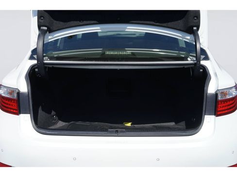 Used 2014 Lexus ES 350 w/ Luxury Package FWD image 32