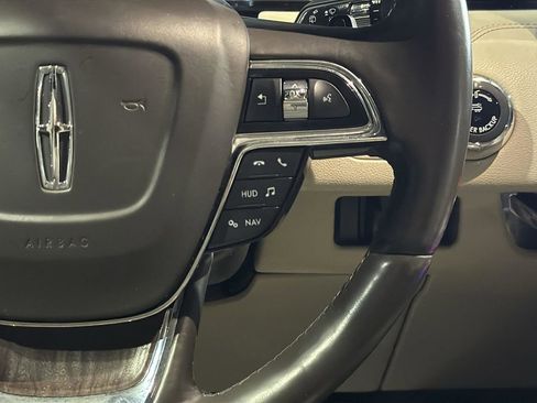 Used 2021 Lincoln Navigator Reserve w/ Luxury Package image 16
