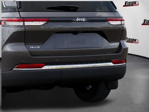 New 2025 Jeep Grand Cherokee Laredo X w/ Luxury Tech Group I AWD/4WD image 13