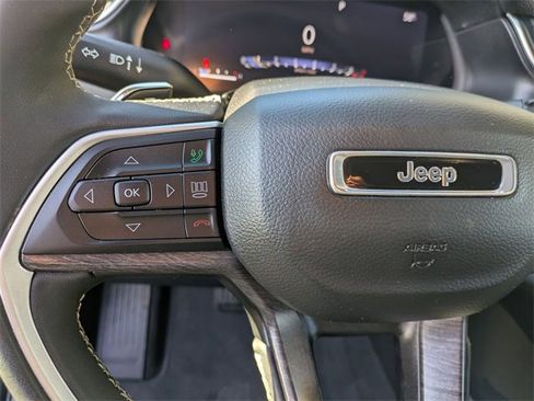 Certified 2023 Jeep Grand Cherokee L Limited w/ Black Appearance Package image 16