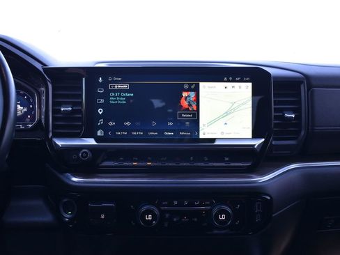 Used 2023 Chevrolet Silverado 1500 RST AWD/4WD image 16