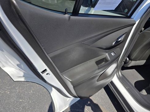 Used 2025 Buick Envista Preferred FWD image 35