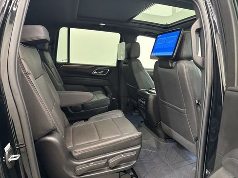 Used 2024 Chevrolet Suburban High Country w/ Advanced Technology Package AWD/4WD image 12