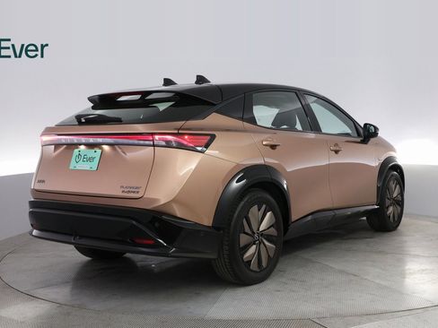 Used 2024 Nissan Ariya AWD image 12