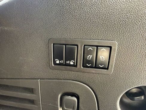 Used 2016 Chevrolet Tahoe LT w/ Luxury Package AWD/4WD image 16